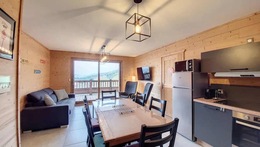 102C / 3 rooms (2 bedrooms) / 6 people